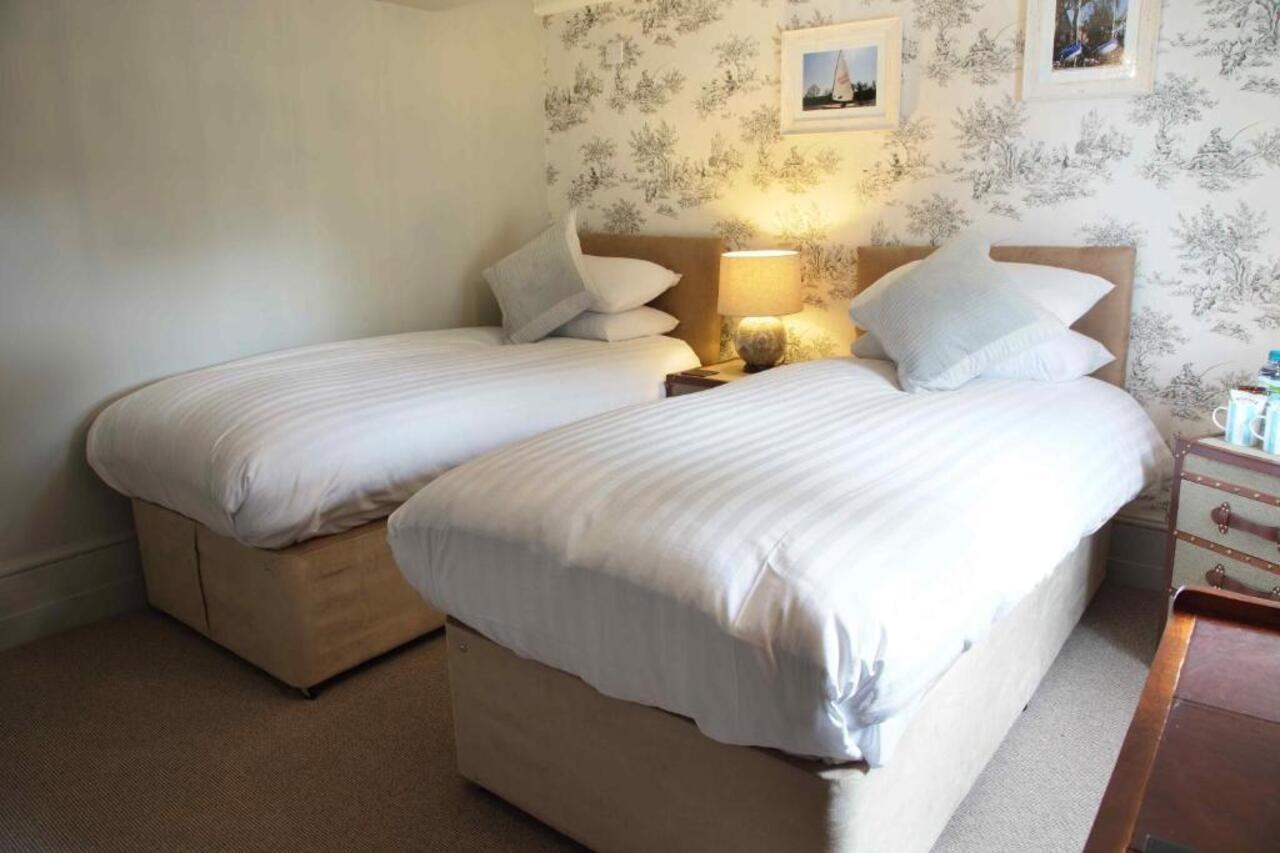 Flower Pot Hotel Sunbury-on-Thames Εξωτερικό φωτογραφία