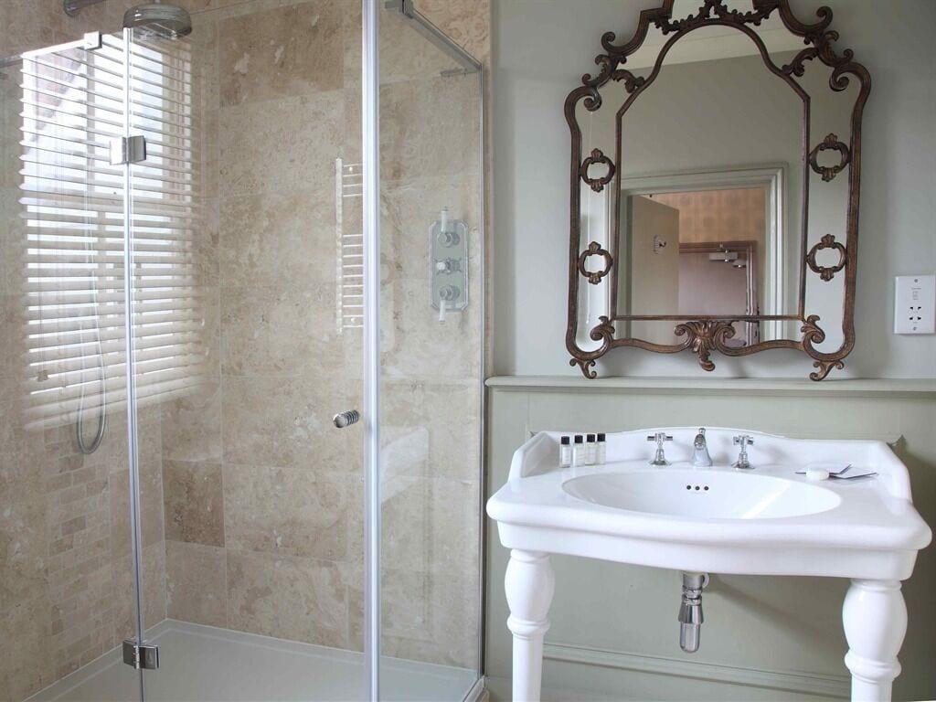 Flower Pot Hotel Sunbury-on-Thames Εξωτερικό φωτογραφία