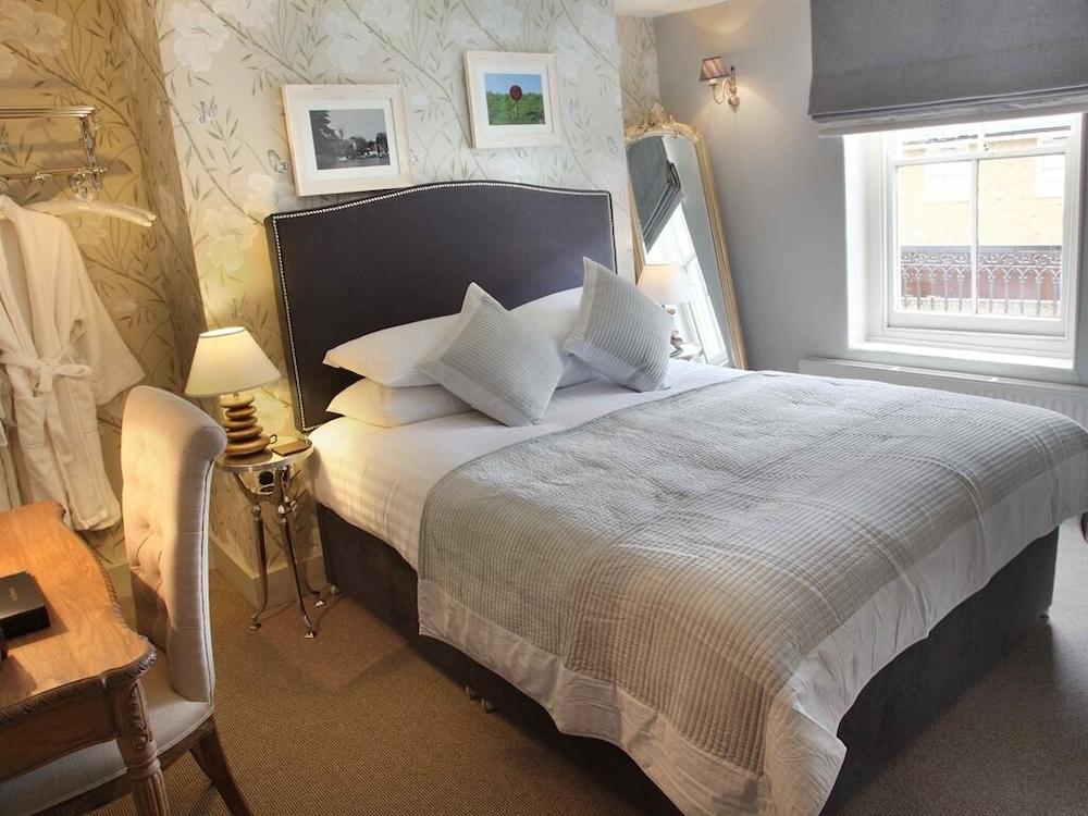 Flower Pot Hotel Sunbury-on-Thames Εξωτερικό φωτογραφία