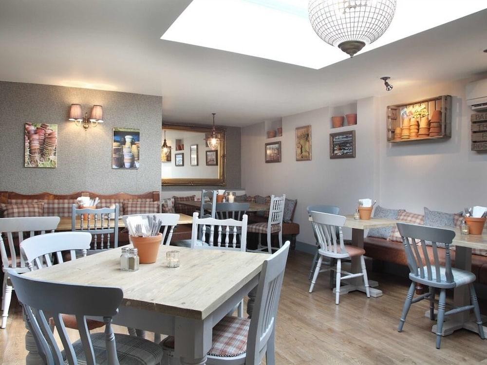 Flower Pot Hotel Sunbury-on-Thames Εξωτερικό φωτογραφία