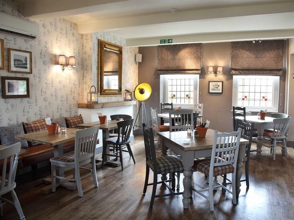 Flower Pot Hotel Sunbury-on-Thames Εξωτερικό φωτογραφία