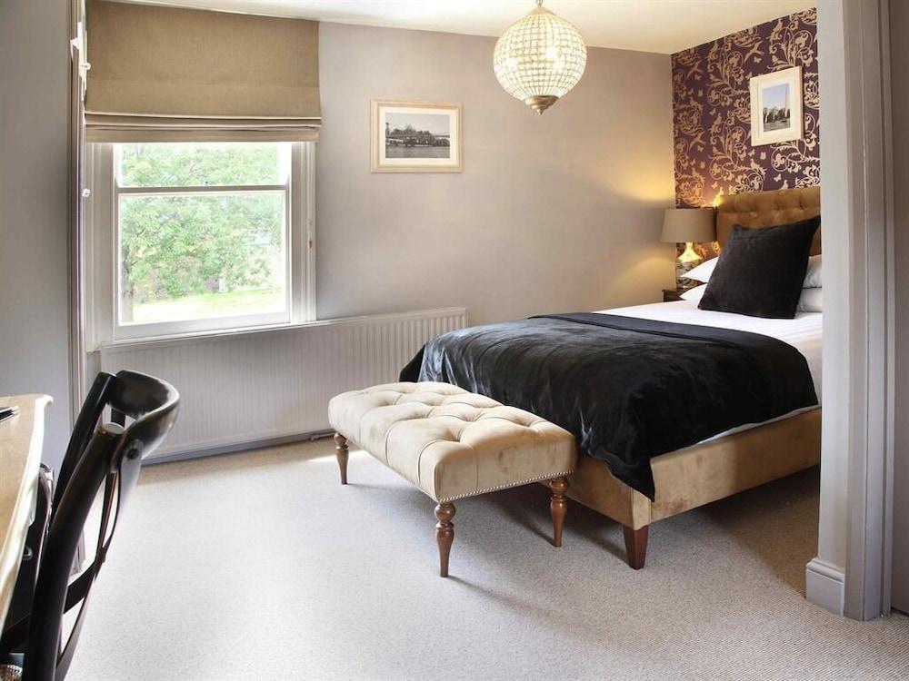 Flower Pot Hotel Sunbury-on-Thames Εξωτερικό φωτογραφία
