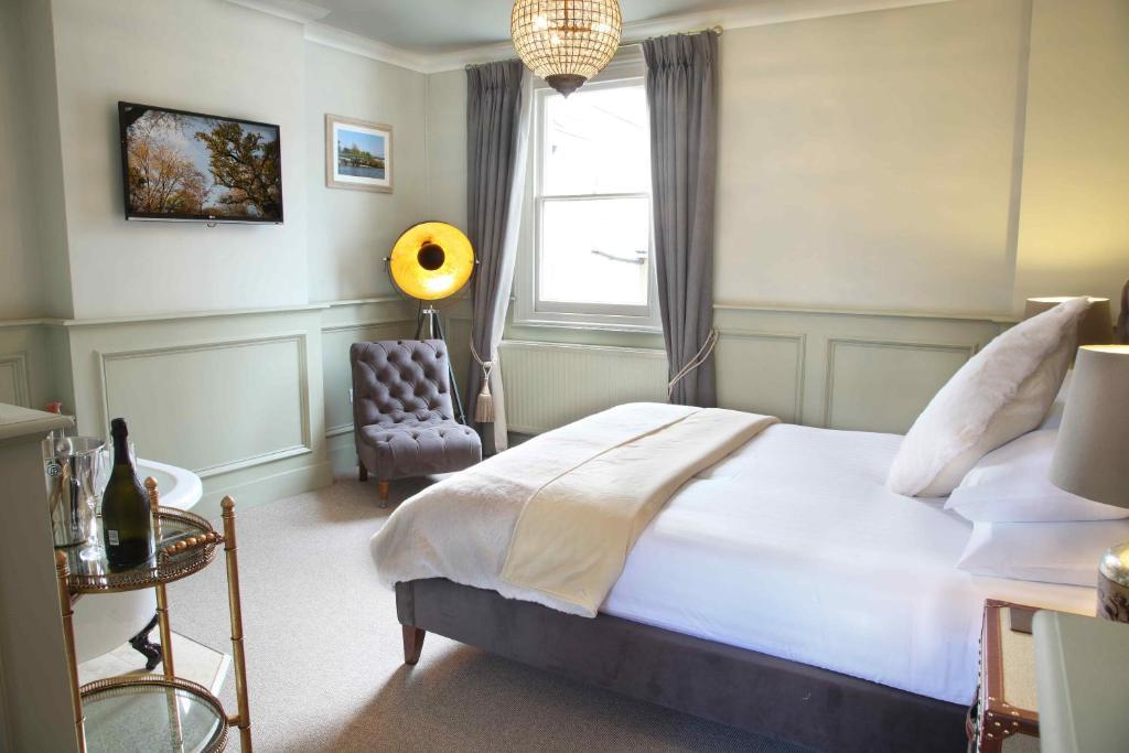 Flower Pot Hotel Sunbury-on-Thames Δωμάτιο φωτογραφία
