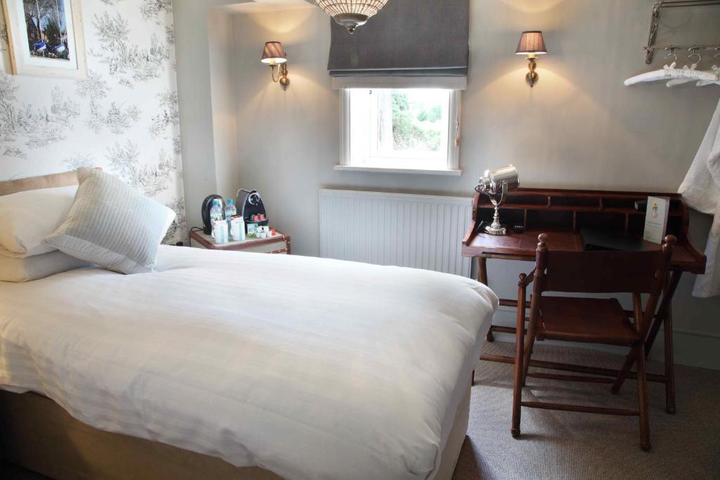 Flower Pot Hotel Sunbury-on-Thames Δωμάτιο φωτογραφία